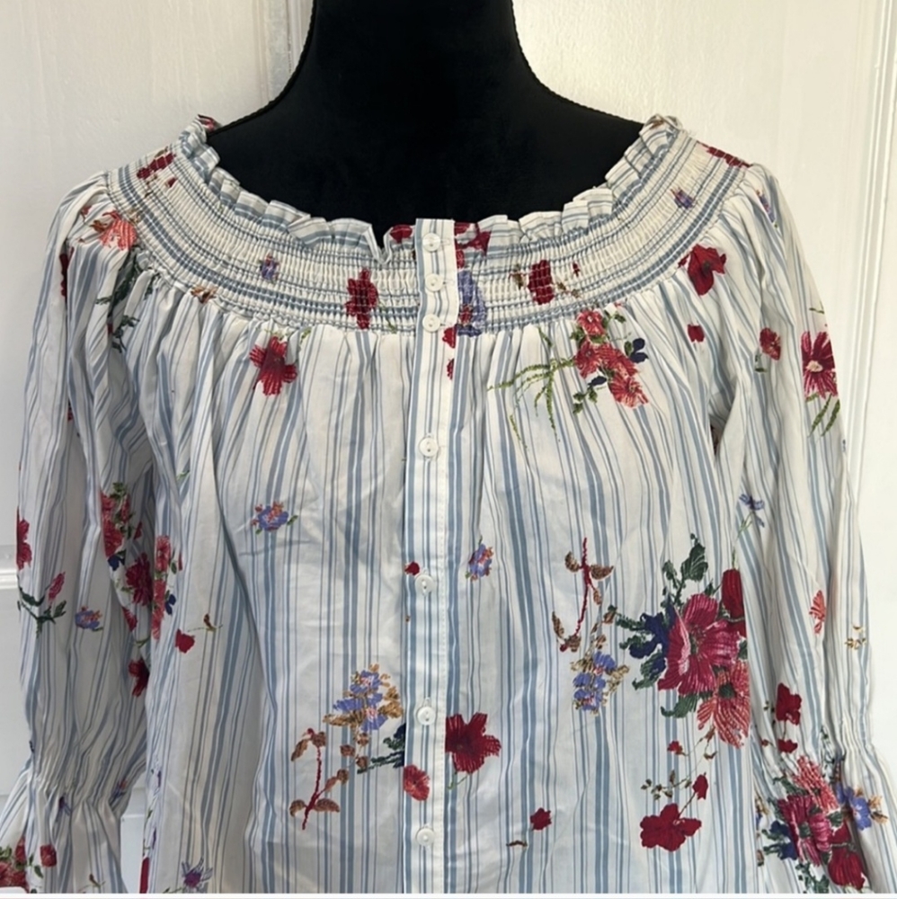 Zare crew scoop neck short sleeve floral siz M